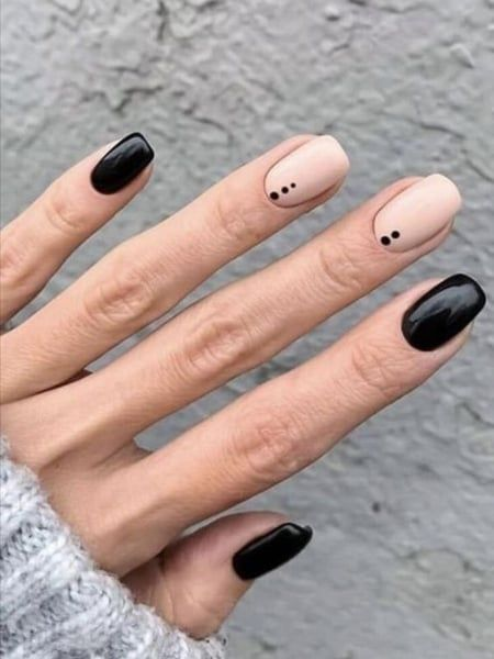 15 Minimalist Nail Art Ideas for Chic, Simple, and Timeless Nails 11 image 12