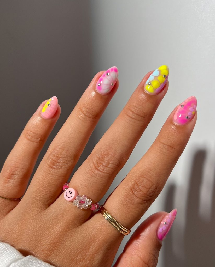 15 Blooming Gel Nail Art Designs for Stunning Looks 1 blooming gel nail art