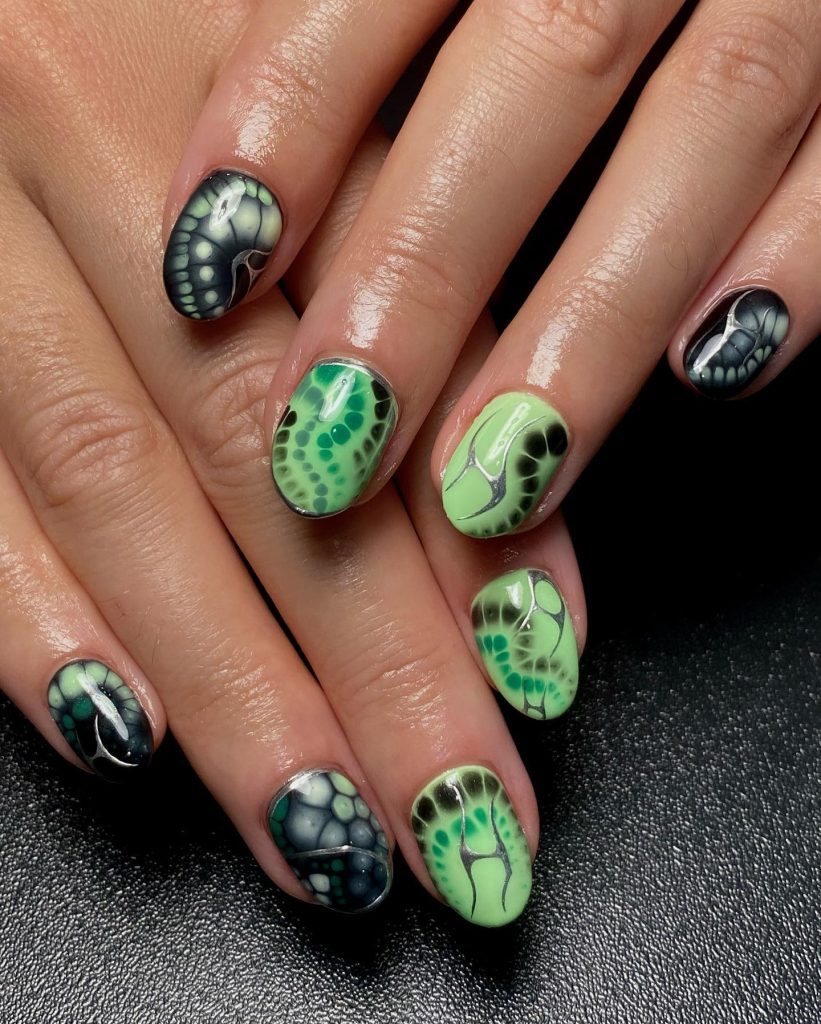 15 Blooming Gel Nail Art Designs for Stunning Looks 8 blooming gel nail art