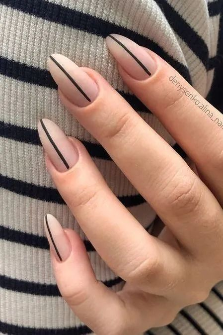 15 Minimalist Nail Art Ideas for Chic, Simple, and Timeless Nails 4 image 4