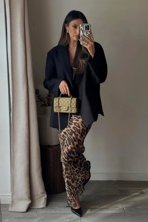 17 Chic Night Out Outfit Ideas for a Stylish Look 12 image 299