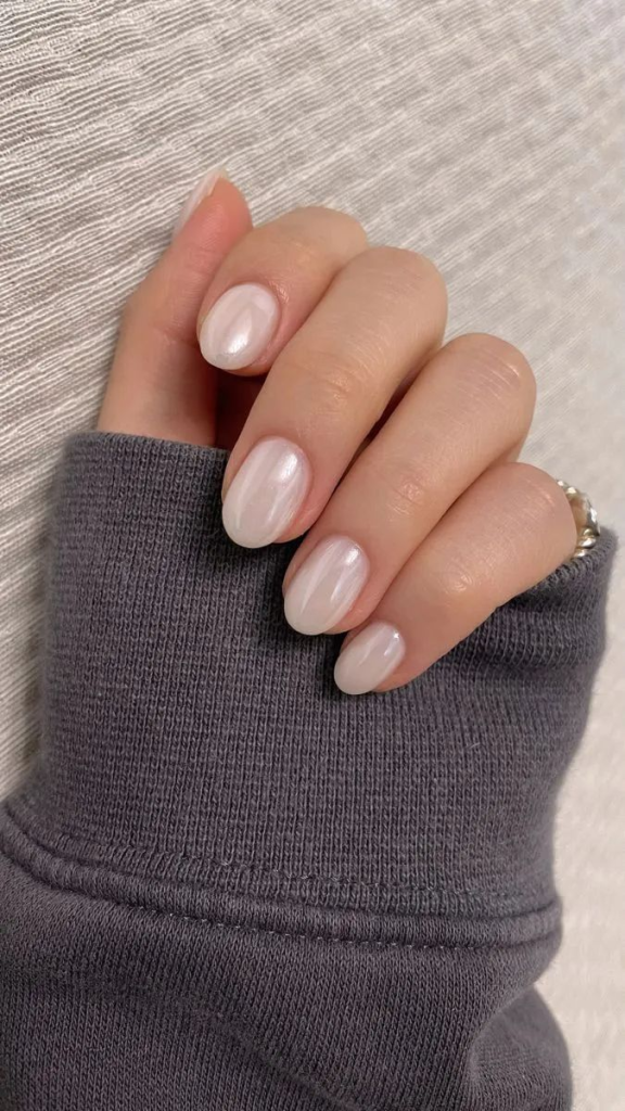 20 Beautiful Chrome Nails Designs for a Shiny, Stylish Look 1 image 36