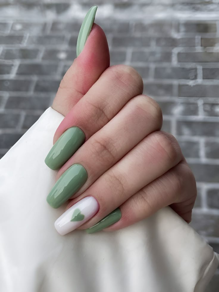 20 Beautiful Chrome Nails Designs for a Shiny, Stylish Look 6 image 42