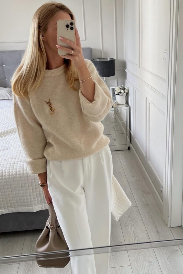 White Pants Outfit Ideas to Elevate Your Style 3 Beige Sweater and White Pants