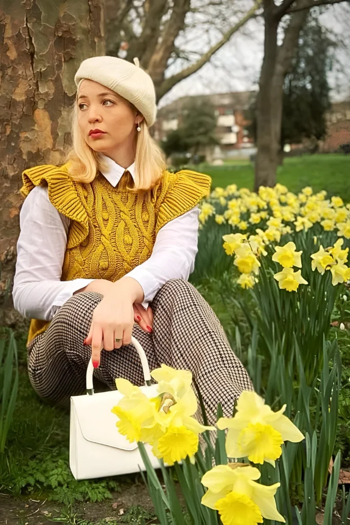London Outfit Ideas for Effortless Chic Style 6 Cable Vest Shirt Spring Outfit