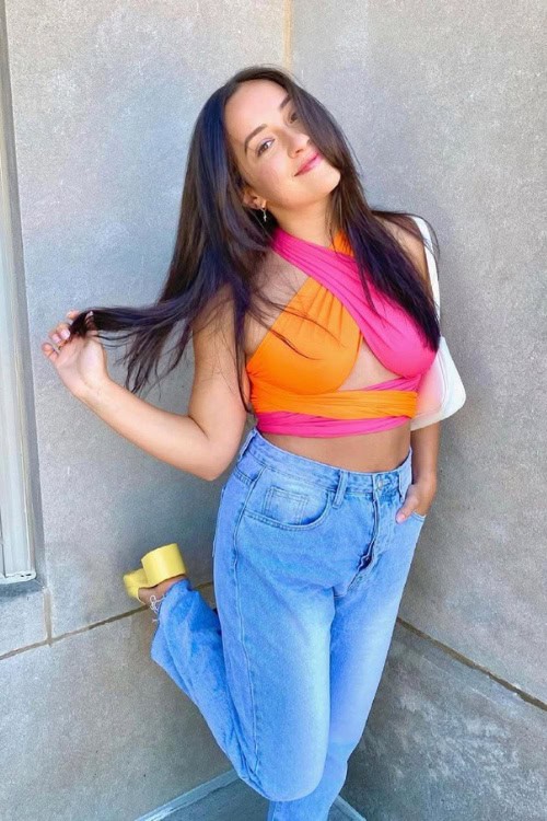 Going Out Outfits That Make You Look Stylish Instantly 5 Criss-Cross Halter Top & High-Waisted Jeans