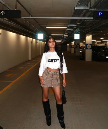 Stylish Jean Skirt Outfits for a Trendy Look 11 Crop Long Sleeve, Jean Skirt and Black Boots