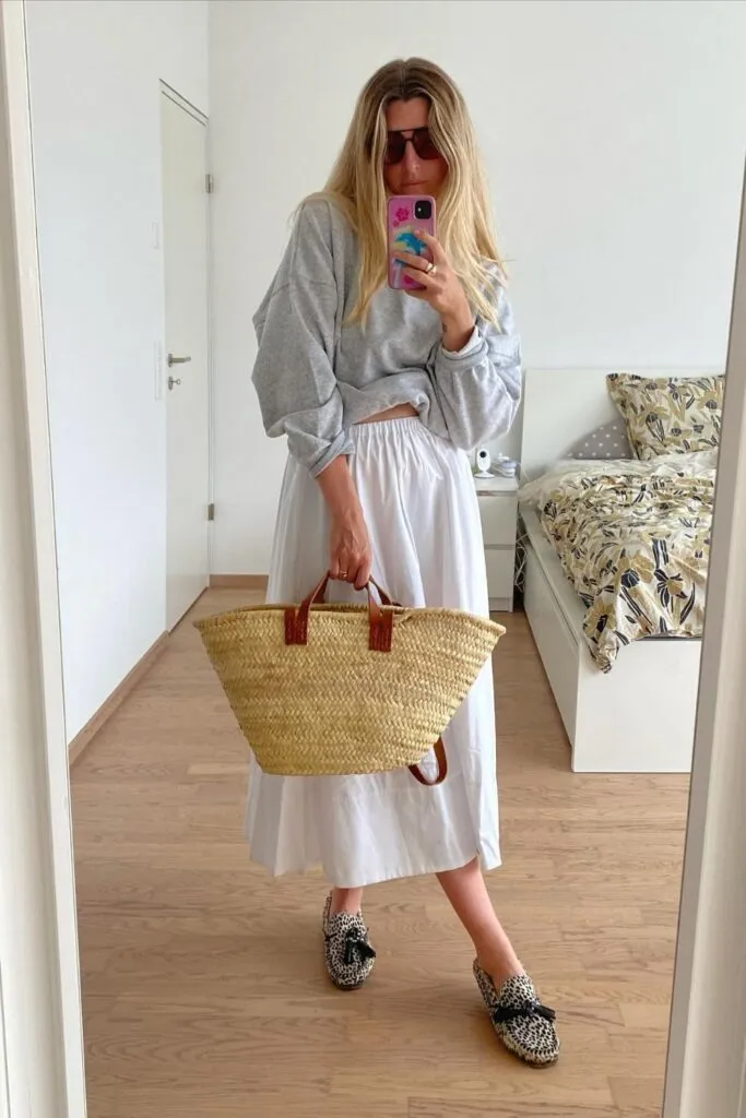 Chic White Skirt Outfit Ideas for Every Occasion 14 Flowing