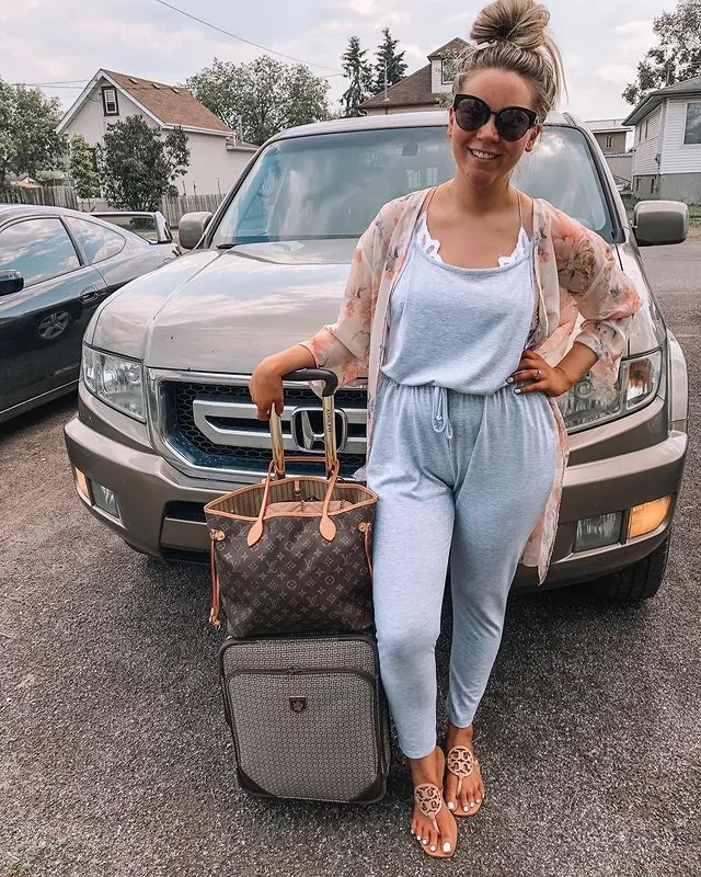 Roadtrip Outfit Ideas for Comfort and Style on the Go 6 Loungewear Meets Luxe