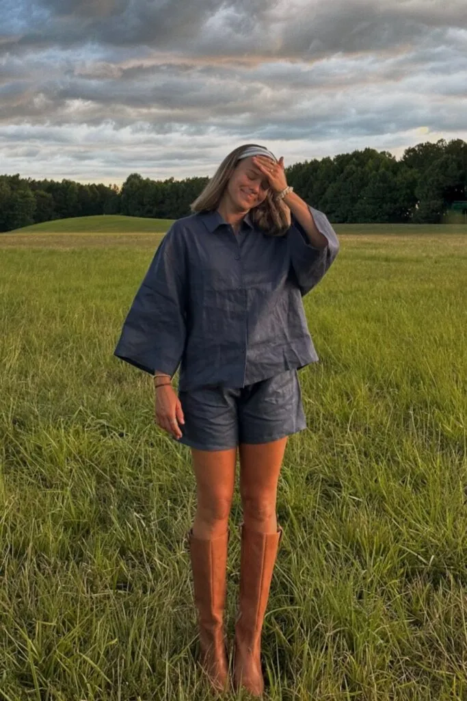 Chic Oversized Shirt Outfit Ideas for Effortless Style 7 how to style oversized shirt 7 683x1024 1
