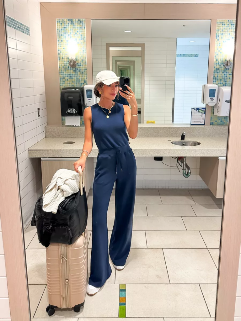 17+ Comfy Airport Outfit Ideas You’ll Want To Copy This Summer 10 image 290