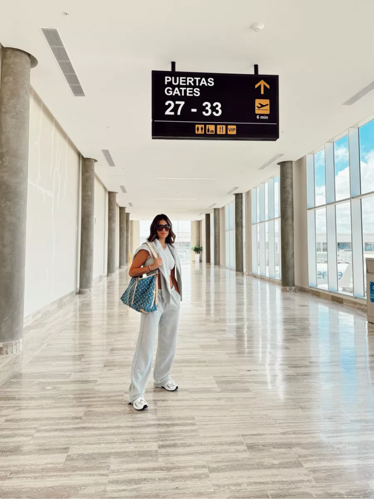 17+ Comfy Airport Outfit Ideas You’ll Want To Copy This Summer 13 image 293