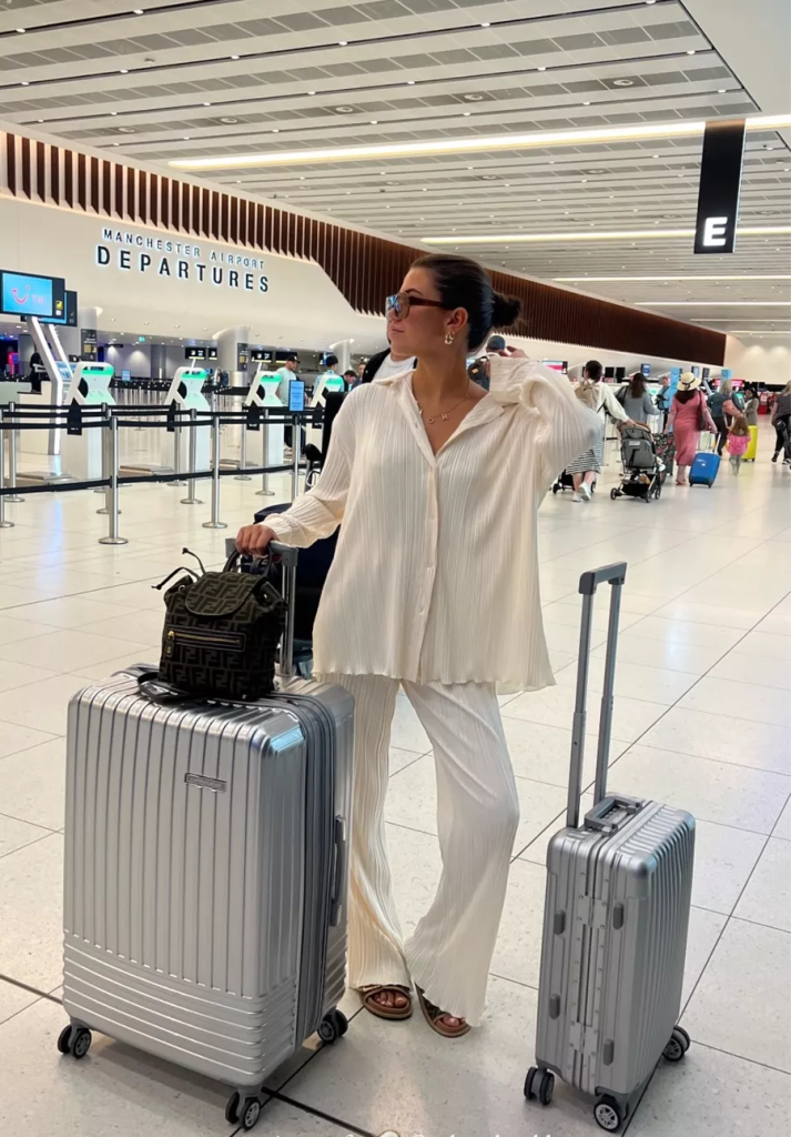 17+ Comfy Airport Outfit Ideas You’ll Want To Copy This Summer 15 image 295