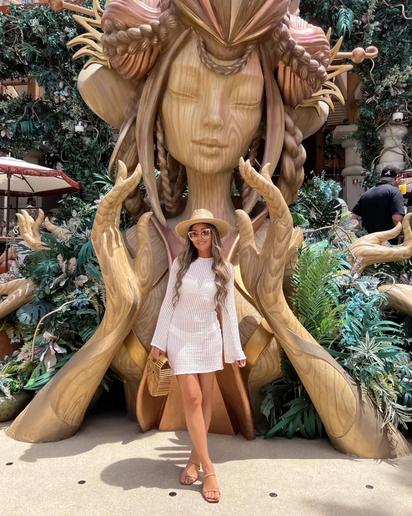 15 Las Vegas Outfit Ideas Stylish Looks for a Glamorous Trip 13 image 314
