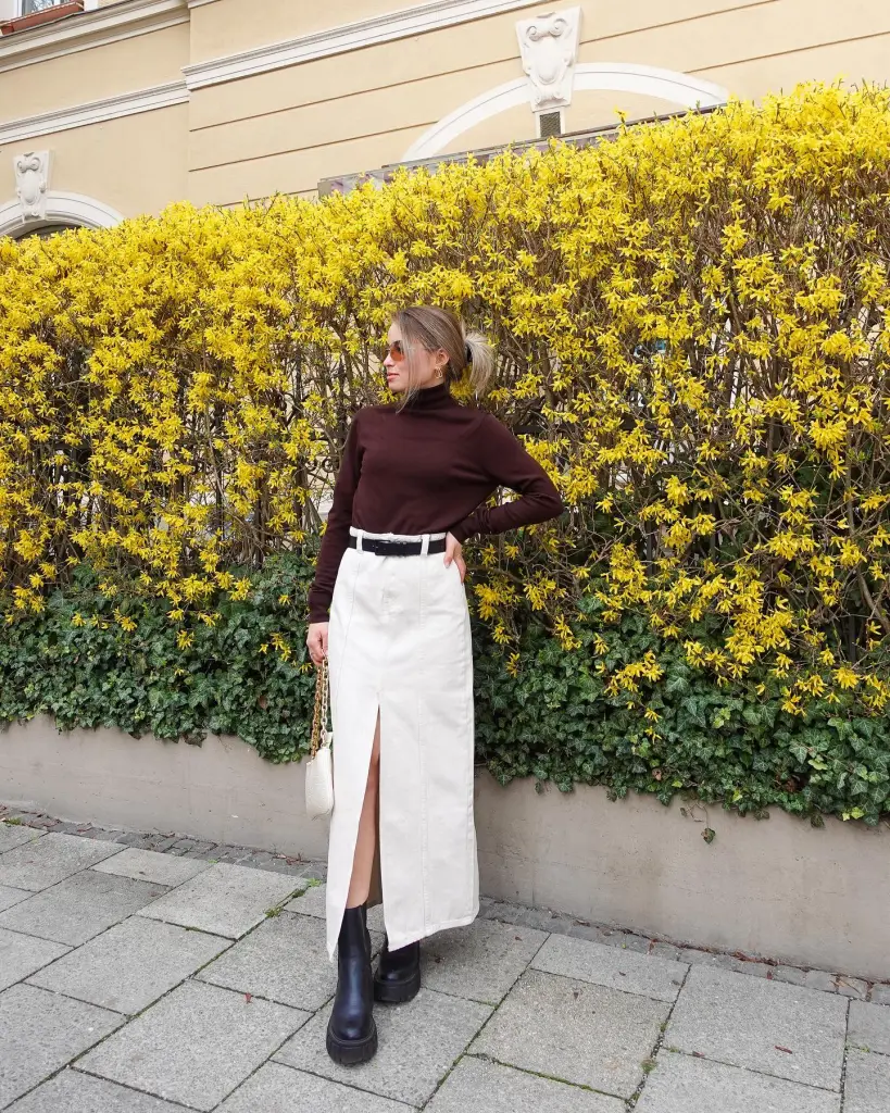 Skirt Outfits Stylish and Chic Looks for Every Occasion 7 image 337