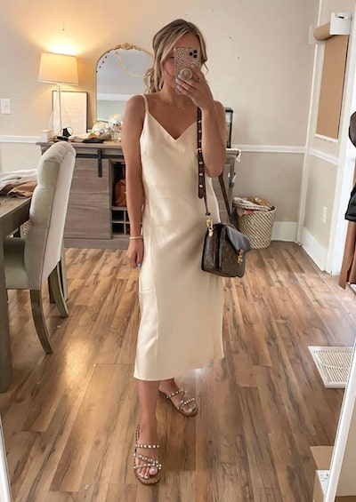 Casual Bar Outfits Stylish and Effortless Looks for a Night Out 6 image 350