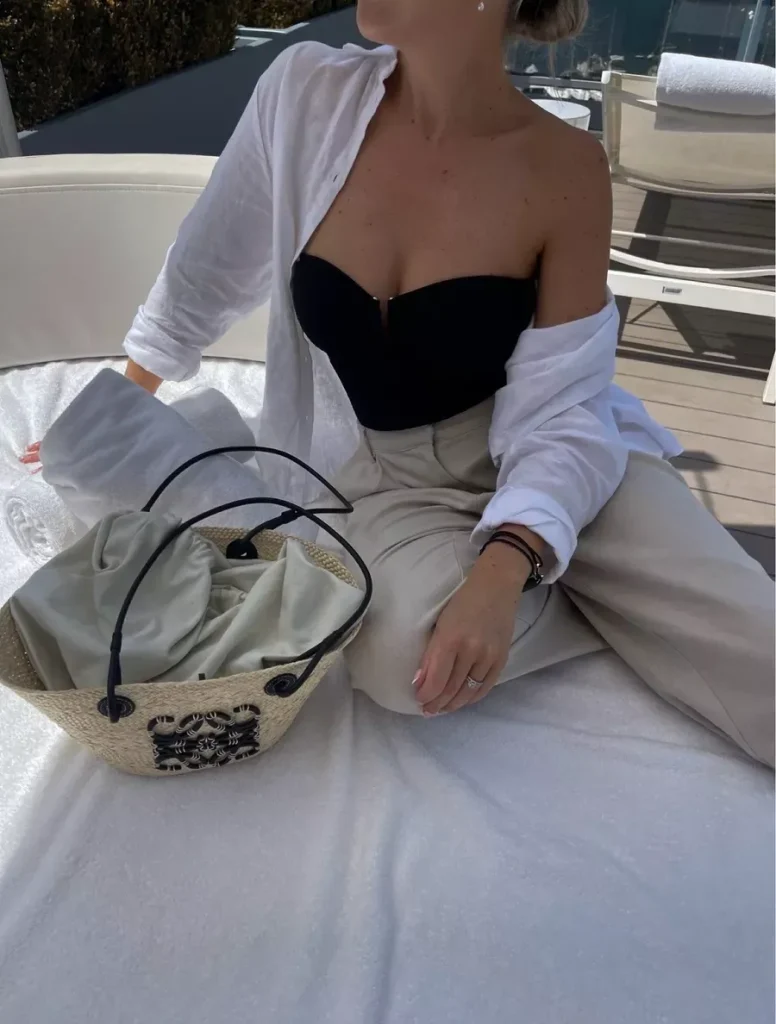 Beach Vacation Outfits for a Stylish and Relaxing Getaway 11 katiepeake