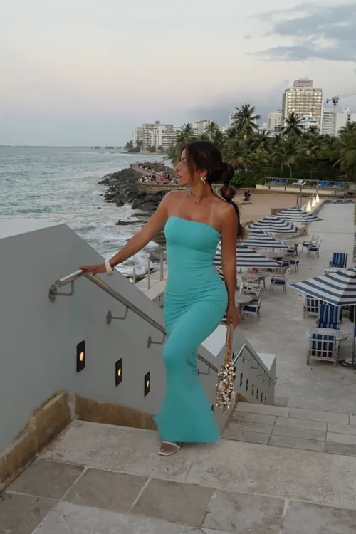 Stylish Hawaii Vacation Outfits to Stay Cool and Chic 5 off shoulder