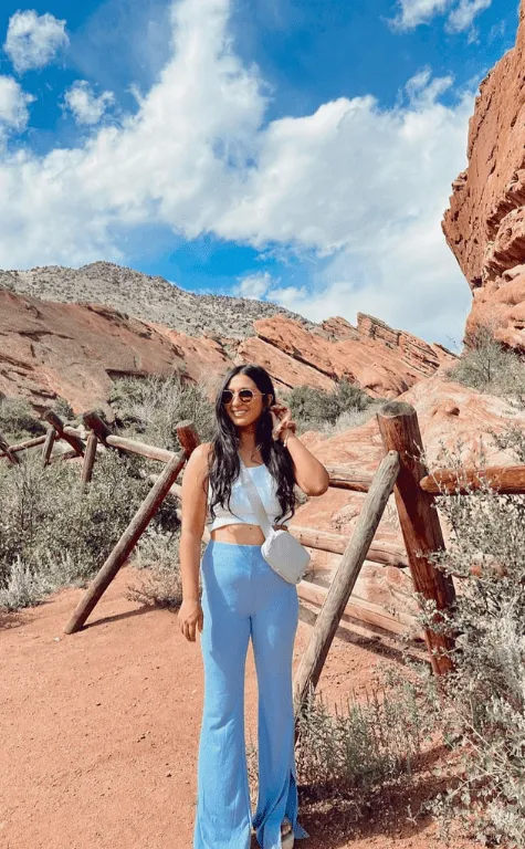 Hiking Outfits for Stylish and Comfortable Adventures 4 outfits for hiking date outfits17