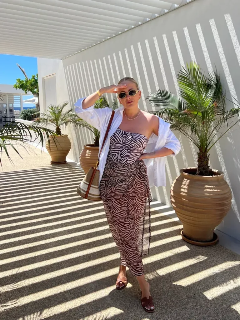 Beach Vacation Outfits for a Stylish and Relaxing Getaway 5 rubyholley
