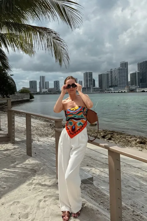 Stylish Punta Cana Outfits for a Beach Vacation 3 scarf