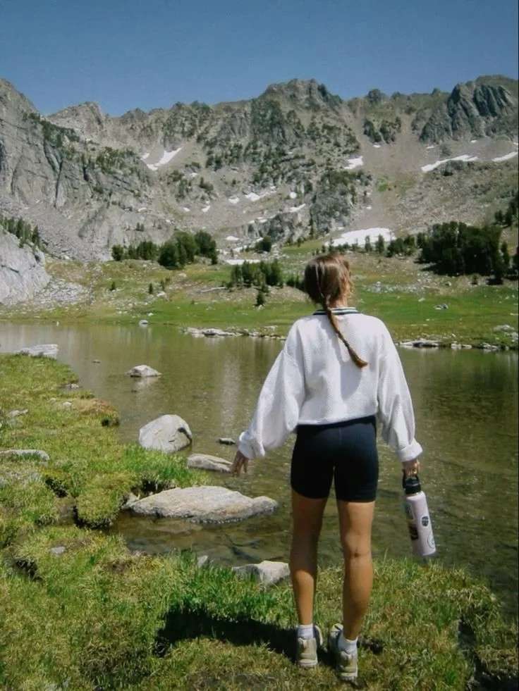 Hiking Outfit Summer Ideas That Keep You Cool and Stylish 14 0ba94c70ae63afb58c793cedfdc31b30