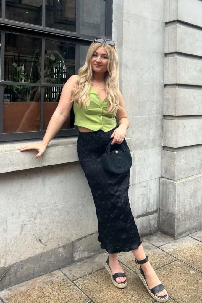 Trendy Midi Skirt Outfits to Elevate Your Style 5 1 Midi Skirt Outfits 8 683x1024 1