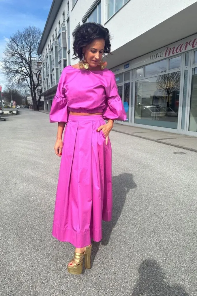 Trendy Midi Skirt Outfits to Elevate Your Style 6 1 Midi Skirt Outfits 9 683x1024 1