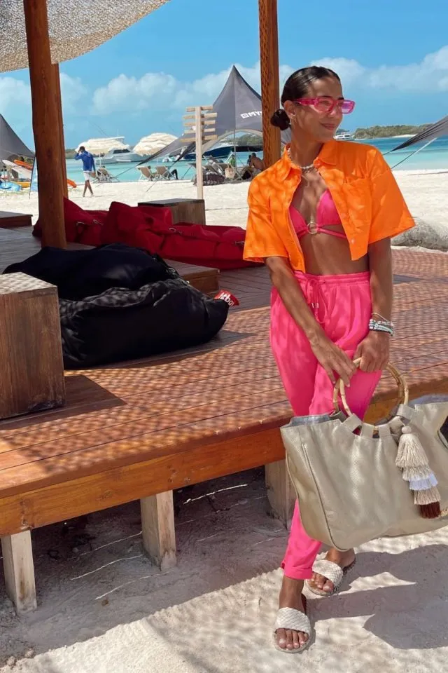 Bahamas Outfit Ideas for Every Island Occasion 10 Bahamas Outfits 34 640x960 1