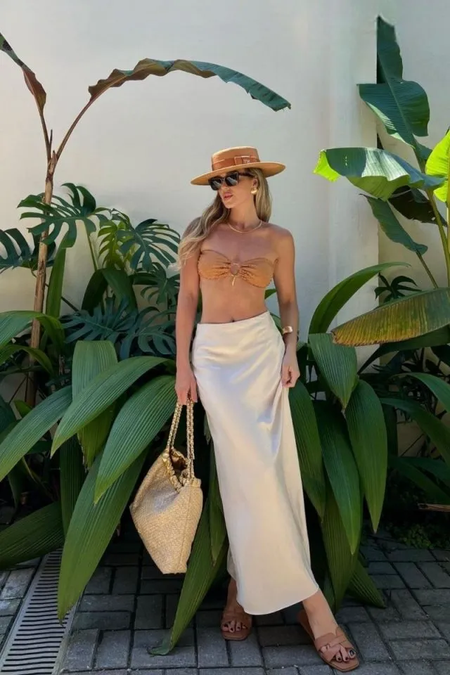 Bali Outfit Ideas for Every Vacation Moment 10 Bali Outfits 21 640x960 1