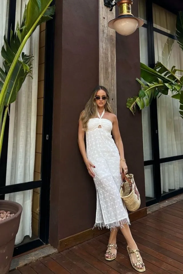 Bali Outfit Ideas for Every Vacation Moment 7 Bali Outfits 22 640x960 1
