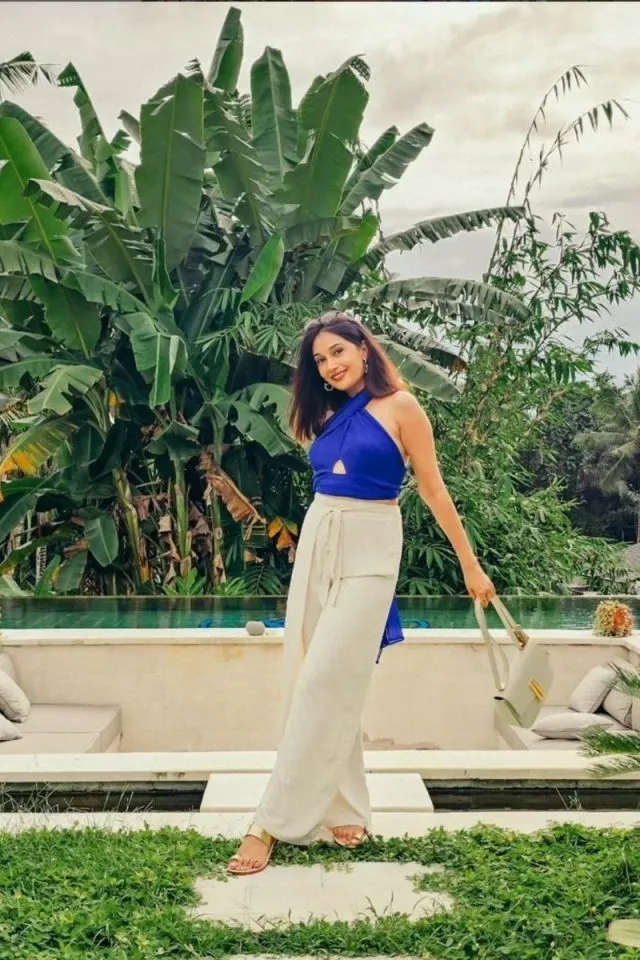 Bali Outfit Ideas for Every Vacation Moment 15 Bali Outfits 28 640x960 1