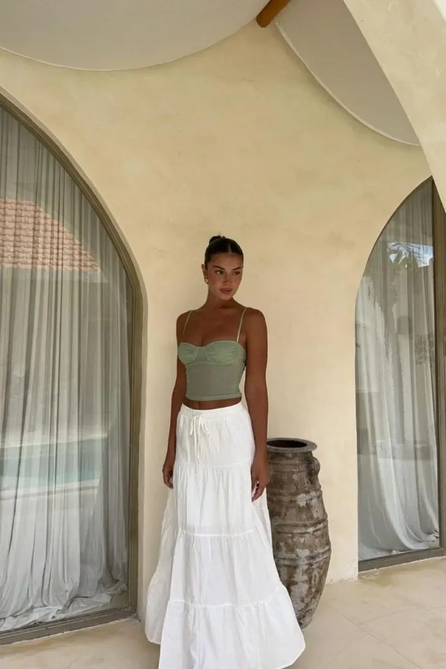 Bali Outfit Ideas for Every Vacation Moment 3 Bali Outfits 6 640x960 1