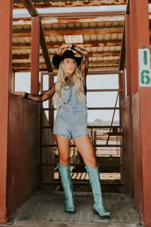 Rodeo Outfits to Wear for Cute and Stylish Looks 1 Rodeo outfits 1