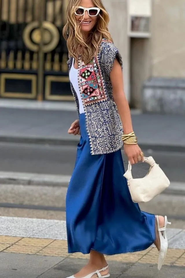 Satin Skirt Outfit Ideas for Every Style and Season 15 Satin Skirts Outfits 21 640x960 1