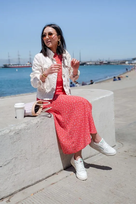 San Francisco Outfit Ideas for Every Weather Style 10 WHITE DENIM JACKET AND DRESS