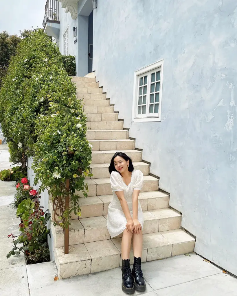 San Francisco Outfit Ideas for Every Weather Style 5 WHITE DRESS SF