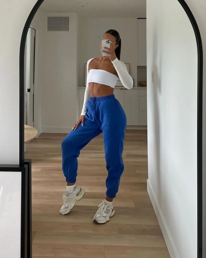 Stylish Comfortable Workout Outfits for Every Move 3 casual active wear outfits 819x1024 1