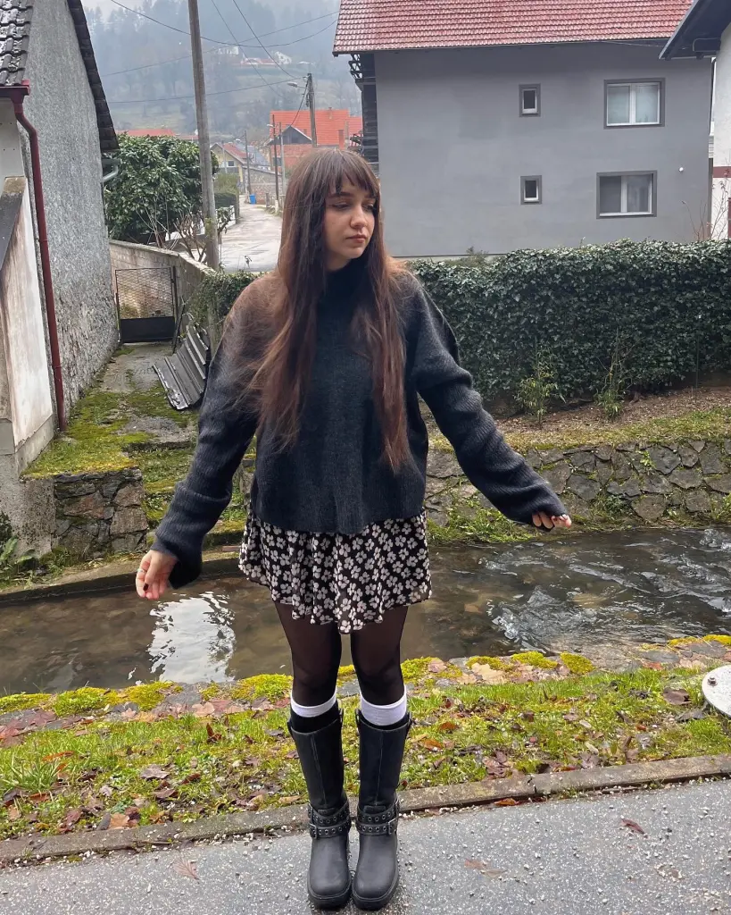 Stylish Japan Outfit Ideas for Everyday Wear 3 fleursmacabres 1702148462 3254179621807155048 183341355