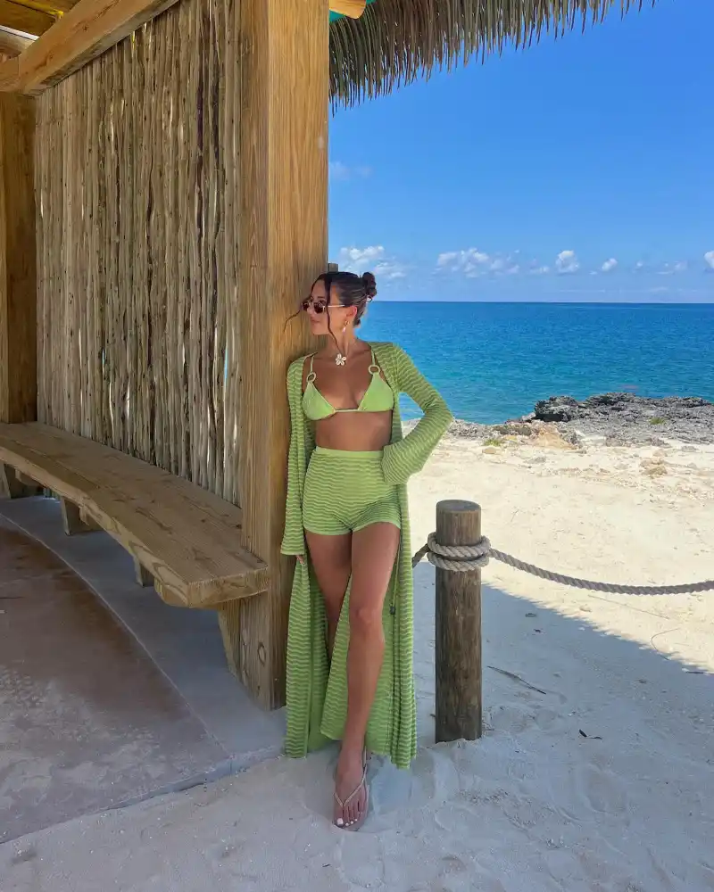 Stylish Summer Beach Outfit Ideas for Women 12 image 40