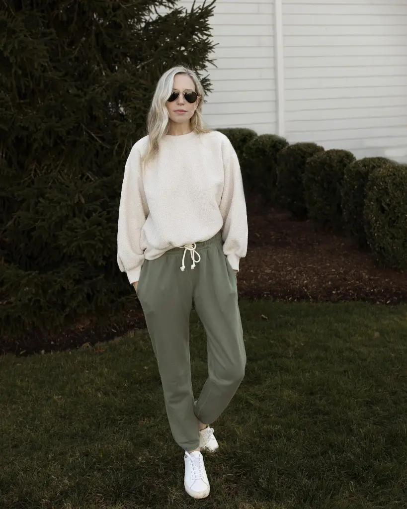 New York Outfits for Style and Comfort 12 image 66